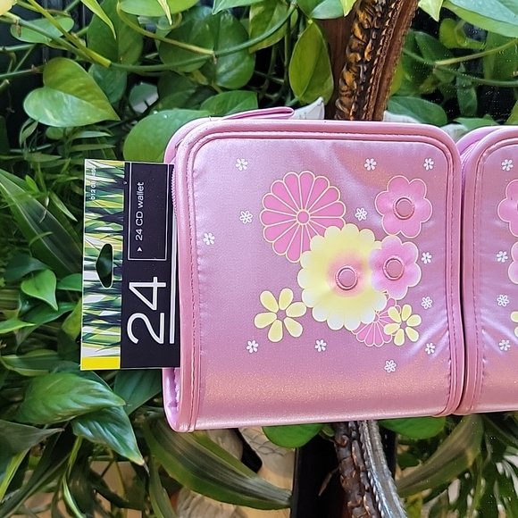 CD Wallet Case Other - Vintage  CD DVD Blu-ray Wallet zippered Satin Pink
